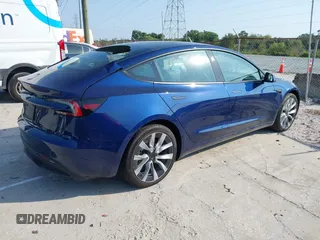 2024 Tesla Model 3 z VIN 5YJ3E1EA4RF751347, wystawiony jako IAAI lot #42185531 z przebiegiem 9328 mil mil oraz . Historia ofert i sprzedaży dostępna na DreamBid. Obrazek 4.