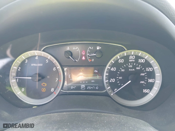 2015 Nissan Sentra S with VIN 3N1AB7AP8FY228073, listed as a IAAI auction lot 41433884 with 254,710 mi miles. Bid and sale history available at carsss.com. Image 7.