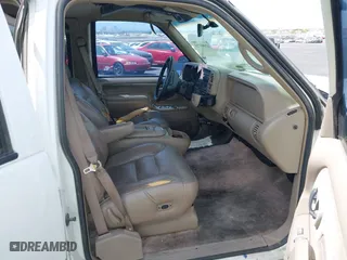 1997 Chevrolet Tahoe with VIN 1GNEK13R6VJ443195, listed as a IAAI auction lot 42000733 with 202,106 mi miles. Bid and sale history available at carsss.com. Image 5.