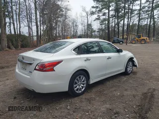 2014 Nissan Altima 2.5 S with VIN 1N4AL3AP2EN335771, listed as a IAAI auction lot 41202964 with 164,995 mi miles. Bid and sale history available at carsss.com. Image 4.