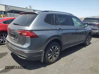 2022 Volkswagen Tiguan S with VIN 3VV1B7AX2NM047135, listed as a Copart auction lot 60137665 with 27,625 mi miles and Salvage title. Bid and sale history available at DreamBid. Image 3.