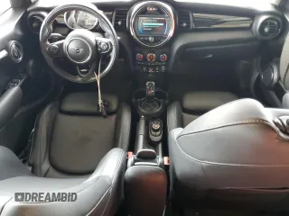 2021 MINI Hardtop 4 Door Cooper S z VIN WMWXU9C0XM2M90621, wystawiony jako Copart lot #52513635 z przebiegiem 57 419 mil mil oraz Szkoda całkowita • Salvage title. Historia ofert i sprzedaży dostępna na DreamBid. Obrazek 8.