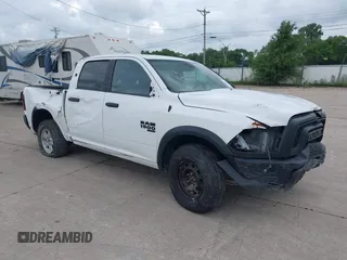 2024 Ram 1500 Warlock z VIN 1C6RR7LG1RS157592, wystawiony jako IAAI lot #42537537 z przebiegiem 27 175 mil mil oraz . Historia ofert i sprzedaży dostępna na DreamBid. Obrazek 1.