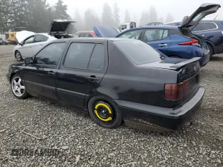 1997 Volkswagen Jetta z VIN 3VWSA81H3VM118926, wystawiony jako Copart lot #88302575 z przebiegiem 214 359 mil mil oraz Szkoda całkowita • Salvage title. Historia ofert i sprzedaży dostępna na DreamBid. Obrazek 2.