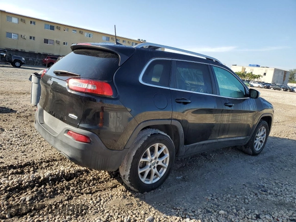 2018 Jeep Cherokee Latitude Tech Connect with VIN 1C4PJMCB9JD541087, listed as a Copart auction lot 86694734 with 124,072 mi miles and Non Repairable. Bid and sale history available at carsss.com. Image 3.