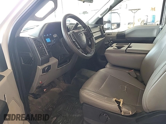2019 Ford F-350 XL z VIN 1FD7X3A68KEG78527, wystawiony jako IAAI lot #42726904 z przebiegiem 145 652 mil mil oraz . Historia ofert i sprzedaży dostępna na DreamBid. Obrazek 9.