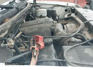 2010 Chevrolet Silverado 2500HD Work Truck z VIN 1GC5KVBG4AZ277416, wystawiony jako IAAI lot #41432236 z przebiegiem 200 625 mil mil oraz . Historia ofert i sprzedaży dostępna na DreamBid. Obrazek 20.