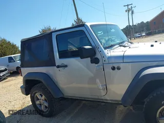 2007 Jeep Wrangler X z VIN 1J4FA24187L143478, wystawiony jako IAAI lot #41782412 z przebiegiem 138 913 mil mil oraz . Historia ofert i sprzedaży dostępna na DreamBid. Obrazek 13.