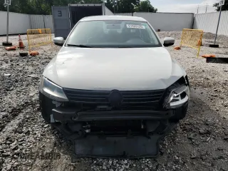 2012 Volkswagen Jetta SE with VIN 3VWDX7AJ3CM472074, listed as a Copart auction lot 61433125 with 185,861 mi miles and Salvage title. Bid and sale history available at DreamBid. Image 5.
