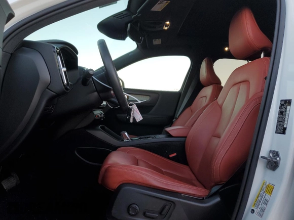 2019 Volvo XC40 Inscription с VIN YV4162UL2K2057274, выставлен на аукционе Copart как лот 89395525 с пробегом 30 540 миль миль и Списание • Salvage title. История ставок и продаж доступна на DreamBid. Изображение 7.