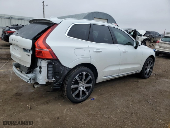 2021 Volvo XC60 Inscription with VIN YV4102RL8M1774023, listed as a Copart auction lot 43758055 with 14,085 mi miles and Salvage Title. Bid and sale history available at carsss.com. Image 3.