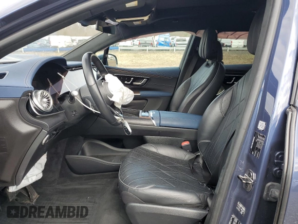 2023 Mercedes-Benz EQS 580 z VIN 4JGDM4EB1PA005571, wystawiony jako Copart lot #48388705 z przebiegiem Nie podano mil oraz Szkoda całkowita • Salvage title. Historia ofert i sprzedaży dostępna na DreamBid. Obrazek 7.