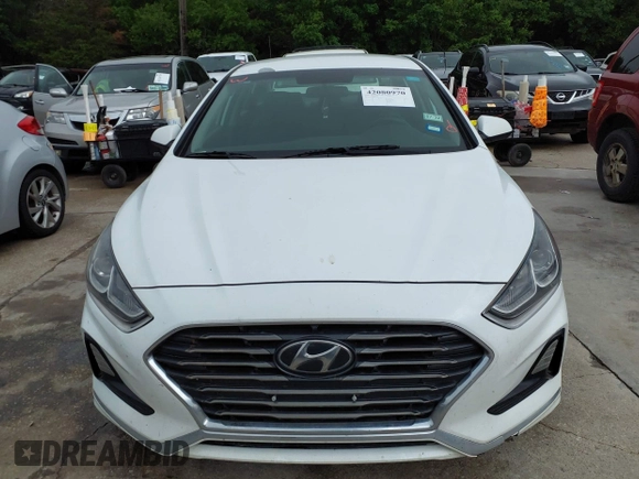 2019 Hyundai Sonata SE with VIN 5NPE24AF9KH771265, listed as a IAAI auction lot 42080970 with 131,134 mi miles and . Bid and sale history available at carsss.com. Image 6.