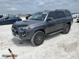 2020 Toyota 4Runner SR5 with VIN JTEBU5JR9L5752726, listed as a Copart auction lot 50693055 with 234,906 mi miles and Clean Title. Bid and sale history available at carsss.com. Image 1.