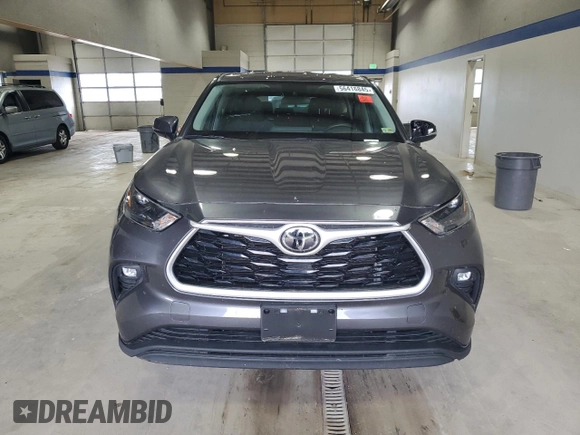 2022 Toyota Highlander LE z VIN 5TDBZRBH8NS596792, wystawiony jako Copart lot #56416845 z przebiegiem 40 761 mil mil oraz Szkoda całkowita • Salvage title. Historia ofert i sprzedaży dostępna na DreamBid. Obrazek 5.