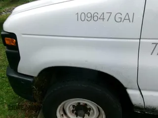 2010 Ford Econoline Cargo Commercial z VIN 1FTNE1EWXADA91640, wystawiony jako IAAI lot #42567163 z przebiegiem 203 011 mil mil oraz . Historia ofert i sprzedaży dostępna na DreamBid. Obrazek 6.