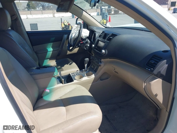 2009 Toyota Highlander Sport with VIN JTEES43AX92130764, listed as a IAAI auction lot 41862340 with 257,577 mi miles. Bid and sale history available at carsss.com. Image 5.