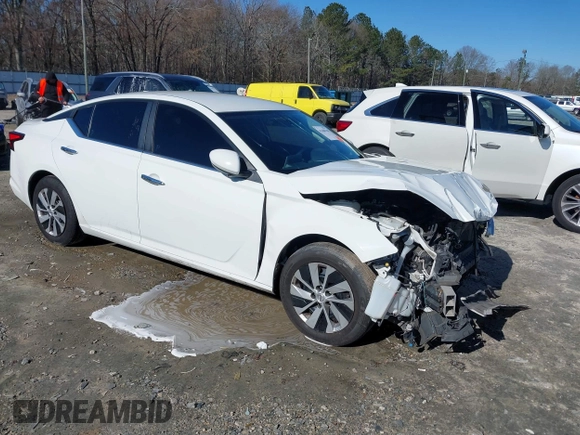 2020 Nissan Altima 2.5 S with VIN 1N4BL4BV2LN313211, listed as a IAAI auction lot 41468768 with 160,940 mi miles. Bid and sale history available at carsss.com. Image 1.