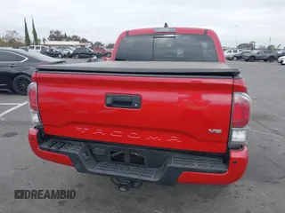 2020 Toyota Tacoma SR5 z VIN 3TMAZ5CN1LM139635, wystawiony jako IAAI lot #40994723 z przebiegiem 72 752 mil mil oraz . Historia ofert i sprzedaży dostępna na DreamBid. Obrazek 16.
