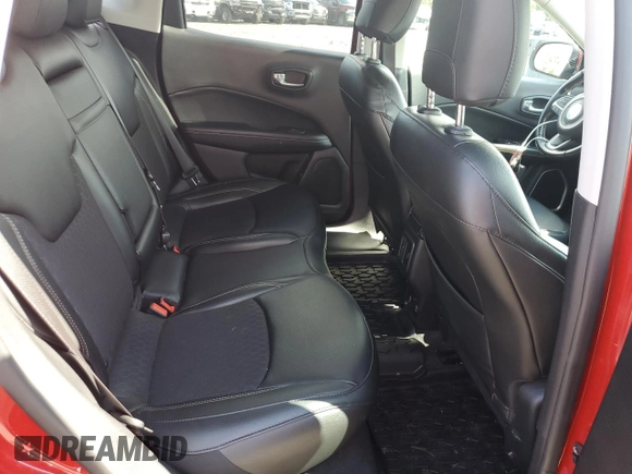 2019 Jeep Compass Altitude z VIN 3C4NJDBB0KT846787, wystawiony jako Copart lot #64287575 z przebiegiem 29 908 mil mil oraz Szkoda całkowita • Salvage title. Historia ofert i sprzedaży dostępna na DreamBid. Obrazek 11.