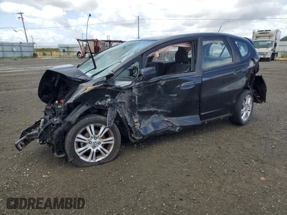 2009 Honda Fit Sport z VIN JHMGE88409S050001, wystawiony jako Copart lot #56575235 z przebiegiem Nie podano mil oraz Nie do naprawy • Non repairable. Historia ofert i sprzedaży dostępna na DreamBid. Obrazek 1.