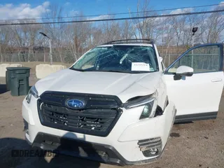 2024 Subaru Forester Limited with VIN JF2SKAKCXRH504782, listed as a IAAI auction lot 41235214 with 9,507 mi miles. Bid and sale history available at carsss.com. Image 6.