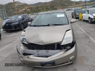 2004 Toyota Prius with VIN JTDKB20U240052320, listed as a IAAI auction lot 42023219 with 177,884 mi miles. Bid and sale history available at carsss.com. Image 12.
