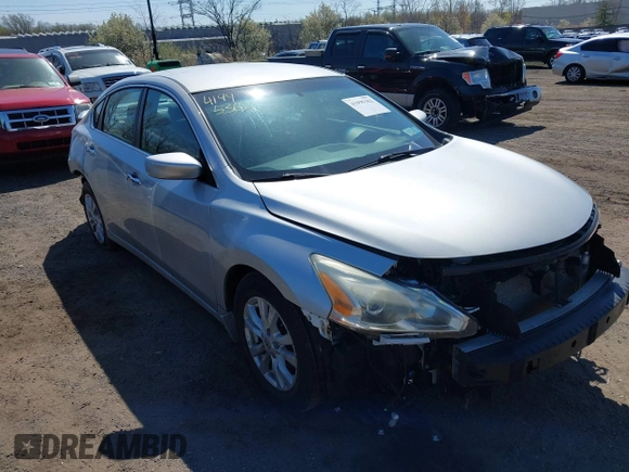 2014 Nissan Altima 2.5 S with VIN 1N4AL3AP0EC281303, listed as a IAAI auction lot 41995362 with 92,473 mi miles. Bid and sale history available at carsss.com. Image 1.