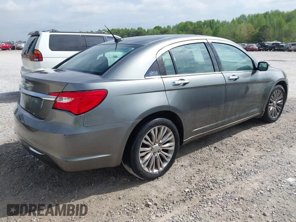 2012 Chrysler 200 Limited with VIN 1C3CCBCB4CN304232, listed as a IAAI auction lot 42079831 with 154,222 mi miles. Bid and sale history available at carsss.com. Image 4.
