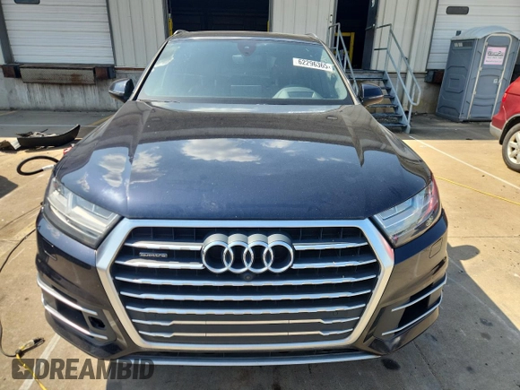 2017 Audi Q7 Prestige with VIN WA1VAAF75HD029313, listed as a Copart auction lot 62296365 with 164,123 mi miles and Clean title. Bid and sale history available at DreamBid. Image 5.