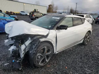 2024 Kia EV6 GT-Line with VIN KNDC4DLC4R5183921, listed as a Copart auction lot 84665584 with 2,892 mi miles and Salvage Title. Bid and sale history available at carsss.com. Image 1.