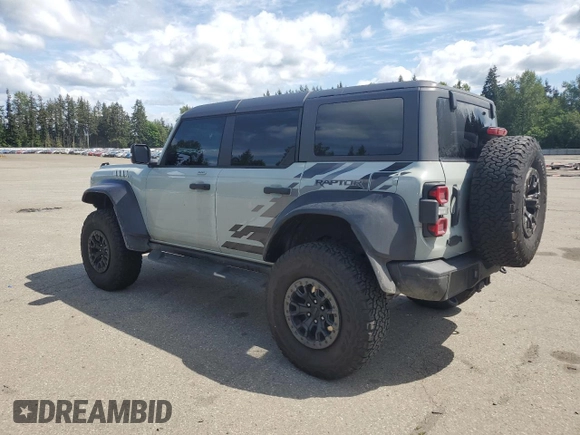 2023 Ford Bronco Raptor z VIN 1FMEE5JR7PLA93752, wystawiony jako Copart lot #57440075 z przebiegiem 33 549 mil mil oraz Szkody całkowita. Historia ofert i sprzedaży dostępna na DreamBid. Obrazek 2.
