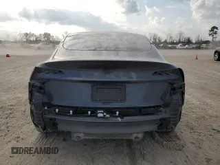 2024 Tesla Model 3 z VIN 5YJ3E1EA8RF726631, wystawiony jako Copart lot #43526145 z przebiegiem 12 980 mil mil oraz Czysty tytuł • Clean title. Historia ofert i sprzedaży dostępna na DreamBid. Obrazek 6.