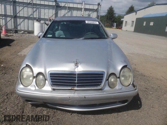 2002 Mercedes-Benz CLK 320/430 with VIN WDBLJ70G92F201684, listed as a Copart auction lot 58560824 with 92,983 mi miles and Non Repairable. Bid and sale history available at DreamBid. Image 5.