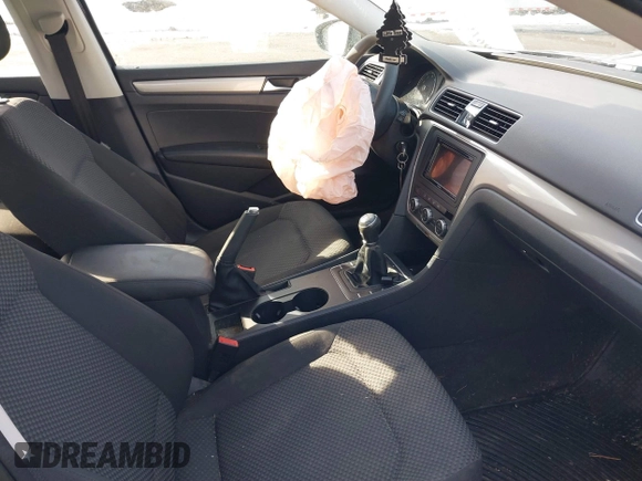 2012 Volkswagen Passat S с VIN 1VWAP7A36CC014745, выставлен на аукционе IAAI как лот 41606196 с пробегом 121 364 миль миль и . История ставок и продаж доступна на DreamBid. Изображение 5.