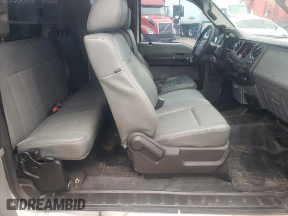 2014 Ford F-250 XL z VIN 1FT7X2BT4EEA78482, wystawiony jako Copart lot #62731915 z przebiegiem 235 126 mil mil oraz Czysty tytuł • Clean title. Historia ofert i sprzedaży dostępna na DreamBid. Obrazek 5.
