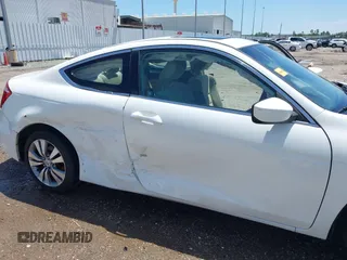 2009 Honda Accord EX z VIN 1HGCS12759A012838, wystawiony jako IAAI lot #42353168 z przebiegiem 186 371 mil mil oraz . Historia ofert i sprzedaży dostępna na DreamBid. Obrazek 6.
