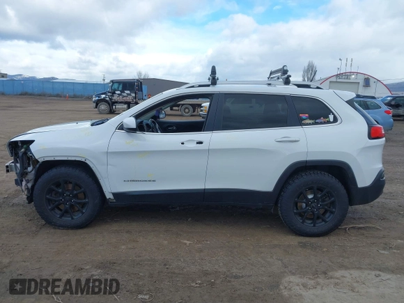2017 Jeep Cherokee Latitude with VIN 1C4PJMCS7HW588228, listed as a IAAI auction lot 41839067 with 212,876 mi miles. Bid and sale history available at carsss.com. Image 15.