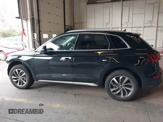 2021 Audi Q5 Premium with VIN WA1AAAFY4M2055723, listed as a IAAI auction lot 41563115 with 40,564 mi miles. Bid and sale history available at carsss.com. Image 15.