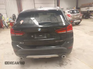 2021 BMW X1 xDrive28i with VIN WBXJG9C00M5T76421, listed as a IAAI auction lot 41918429 with 29,971 mi miles. Bid and sale history available at carsss.com. Image 17.