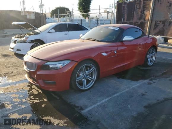 2011 BMW Z4 sDrive35is z VIN WBALM1C54BE393857, wystawiony jako Copart lot #72769234 z przebiegiem 88 986 mil mil oraz Szkoda całkowita • Salvage title. Historia ofert i sprzedaży dostępna na DreamBid. Obrazek 1.