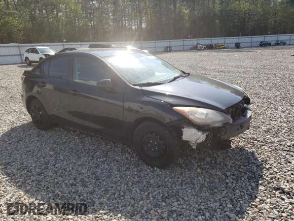 2013 Mazda 3 i SV z VIN JM1BL1TG4D1796203, wystawiony jako Copart lot #56365825 z przebiegiem 190 717 mil mil oraz Szkoda całkowita • Salvage title. Historia ofert i sprzedaży dostępna na DreamBid. Obrazek 4.