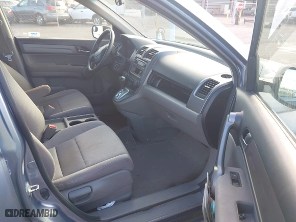 2008 Honda CR-V LX with VIN JHLRE38308C050466, listed as a IAAI auction lot 41506493 with 174,440 mi miles. Bid and sale history available at carsss.com. Image 5.