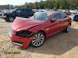 2013 Jaguar XF V6 SC with VIN SAJWJ0EF3D8S85953, listed as a Copart auction lot 42530105 with 0 mi miles and Salvage Title. Bid and sale history available at carsss.com. Image 1.