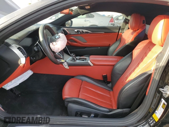 2019 BMW 8 Series M850i xDrive z VIN WBABC4C55KBU95900, wystawiony jako Copart lot #89306305 z przebiegiem Nie podano mil oraz Tytuł czysty. Historia ofert i sprzedaży dostępna na DreamBid. Obrazek 7.