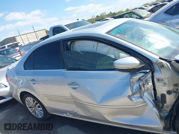 2016 Volkswagen Jetta Sedan 1.8T SEL with VIN 3VWL07AJ0GM330058, listed as a IAAI auction lot 41832211 with 1 mi miles. Bid and sale history available at carsss.com. Image 12.