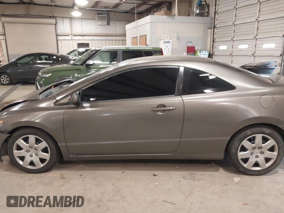 2008 Honda Civic Cpe LX with VIN 2HGFG12618H516020, listed as a IAAI auction lot 41374511 with 191,517 mi miles. Bid and sale history available at carsss.com. Image 14.