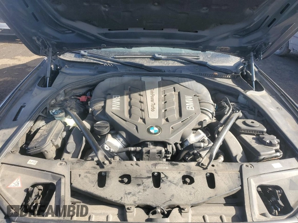 2012 BMW 5 Series 550i xDrive z VIN WBAFU9C58CC788178, wystawiony jako Copart lot #42806645 z przebiegiem 95 447 mil mil oraz Szkoda całkowita • Salvage title. Historia ofert i sprzedaży dostępna na DreamBid. Obrazek 11.