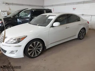 2013 Hyundai Genesis 5.0L R-Spec with VIN KMHGC4DH8DU219604, listed as a IAAI auction lot 41999447 with 211,085 mi miles. Bid and sale history available at carsss.com. Image 17.