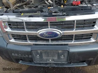 2008 Ford Escape XLT with VIN 1FMCU93Z88KC16688, listed as a IAAI auction lot 41910735 with 207,577 mi miles. Bid and sale history available at carsss.com. Image 6.